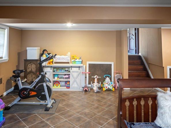504 Saddle Ridge Road, Woodmere NY 11598
