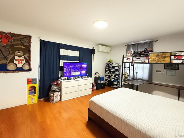 73-60 198th Street, Fresh Meadows NY 11366