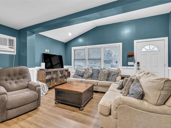 74 Weichers Avenue, Ronkonkoma NY 11779