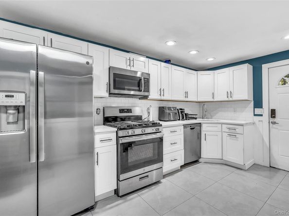 74 Weichers Avenue, Ronkonkoma NY 11779