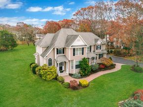 9 Paddock Lane, Medford NY 11763