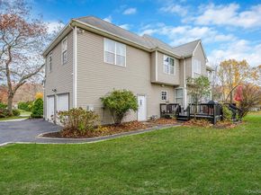 9 Paddock Lane, Medford NY 11763