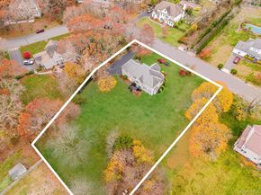 9 Paddock Lane, Medford NY 11763