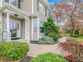 9 Paddock Lane, Medford NY 11763