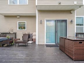 9 Paddock Lane, Medford NY 11763