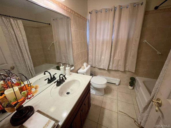 335 Alfred Street, North Babylon NY 11703