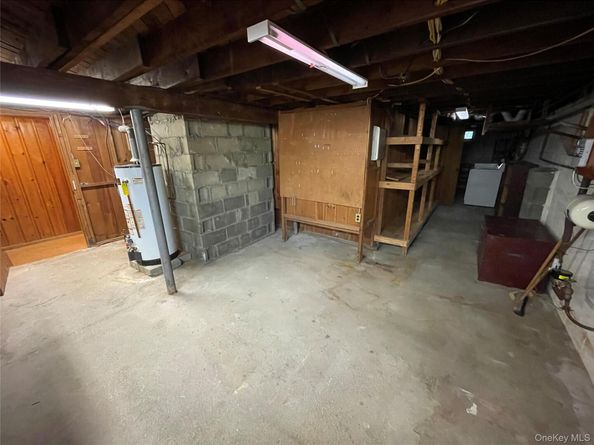 335 Alfred Street, North Babylon NY 11703