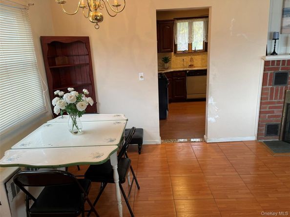 335 Alfred Street, North Babylon NY 11703