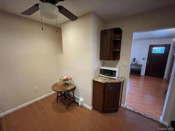 335 Alfred Street, North Babylon NY 11703