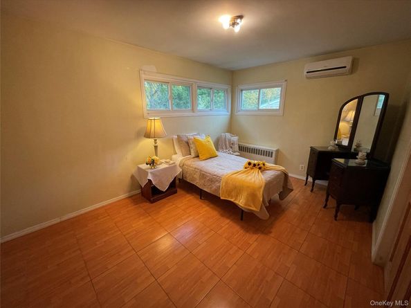 335 Alfred Street, North Babylon NY 11703