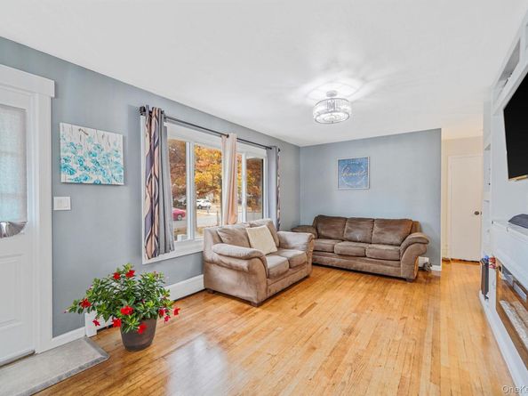 307 Jefferson Drive, Mastic Beach NY 11951