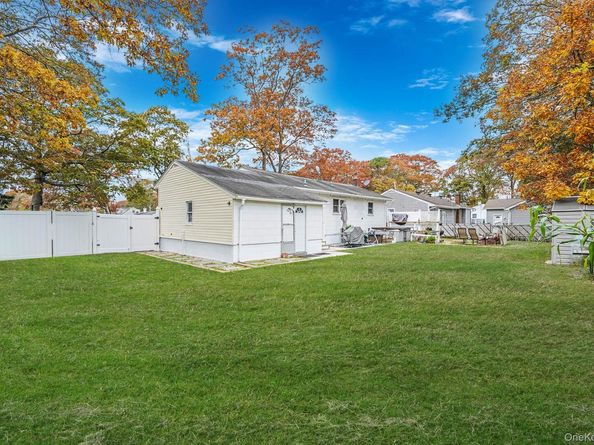 307 Jefferson Drive, Mastic Beach NY 11951