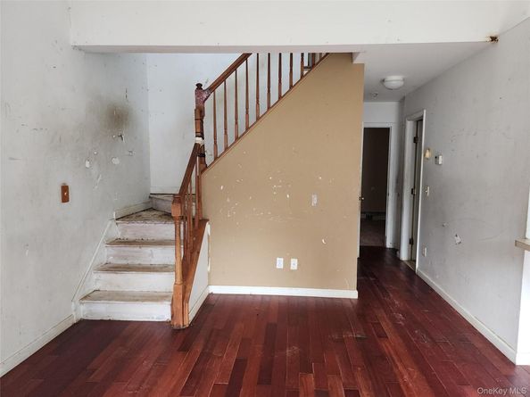 33 Wood Avenue, Mastic NY 11950