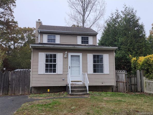 33 Wood Avenue, Mastic NY 11950