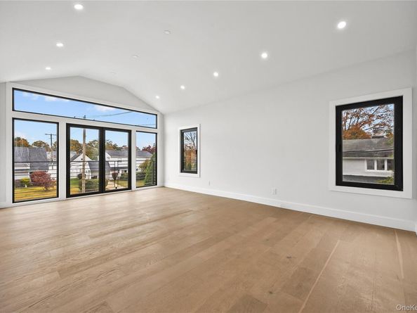 48 Martin Lane, Westbury NY 11590