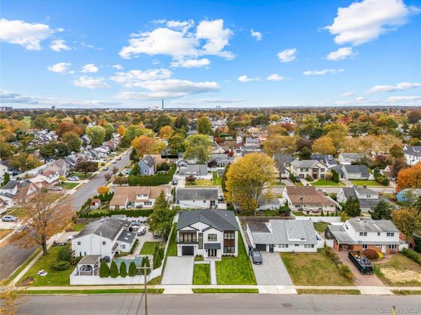 48 Martin Lane, Westbury NY 11590