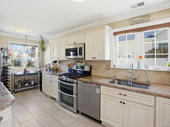 60 Herrels Circle, Melville NY 11747