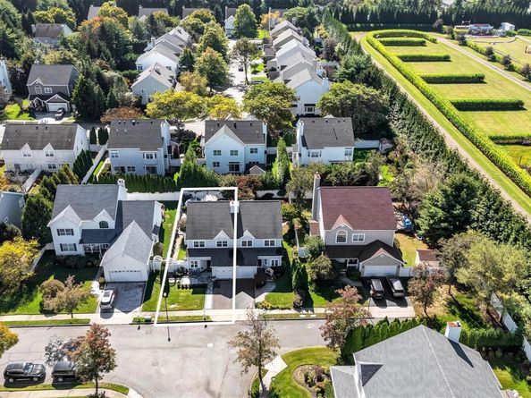 60 Herrels Circle, Melville NY 11747