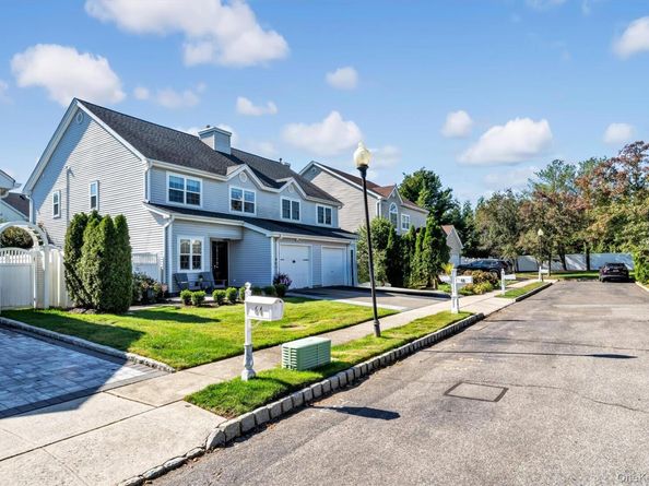 60 Herrels Circle, Melville NY 11747