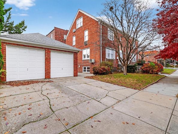 2247 mickle Avenue, Bronx NY 10469