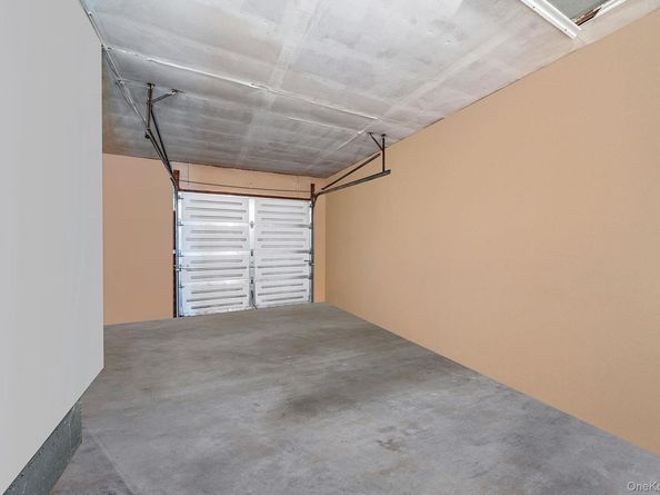 27 Kenwood Drive, Bohemia NY 11716