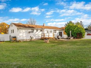 27 Kenwood Drive, Bohemia NY 11716