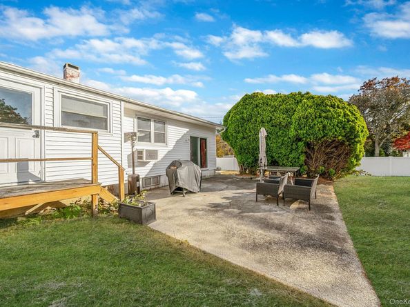 27 Kenwood Drive, Bohemia NY 11716