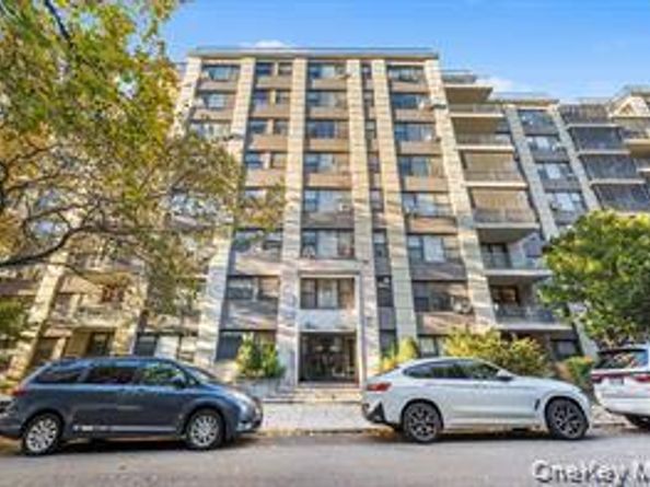 98-25 64th Road 7J, Rego Park NY 11374