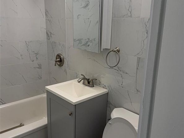 98-25 64th Road 7J, Rego Park NY 11374