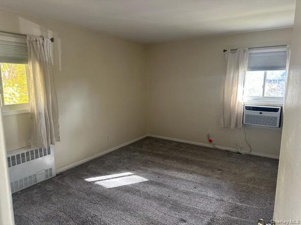 141 Edmunton Drive G18, North Babylon NY 11703