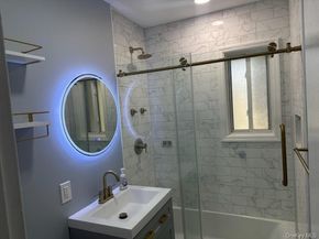 141 Edmunton Drive G18, North Babylon NY 11703