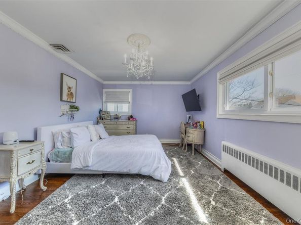 266 Thompson Avenue, Oceanside NY 11572