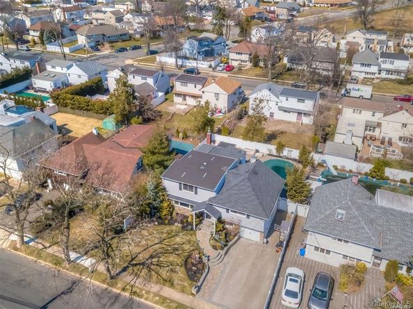 266 Thompson Avenue, Oceanside NY 11572