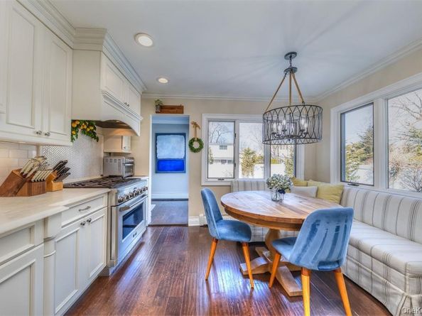 266 Thompson Avenue, Oceanside NY 11572