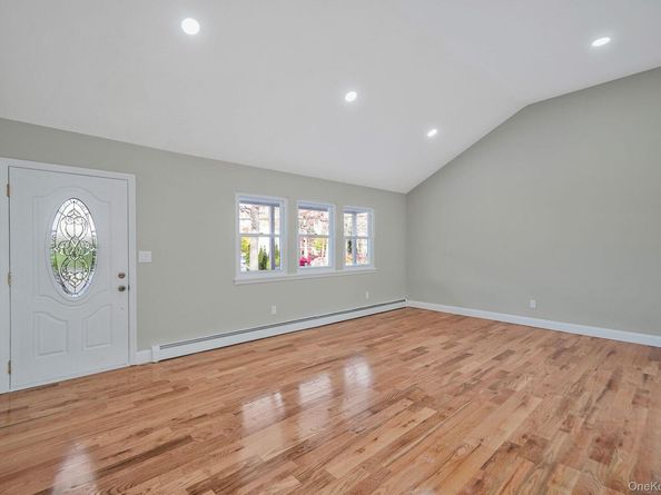 14 Clearview, Selden NY 11784