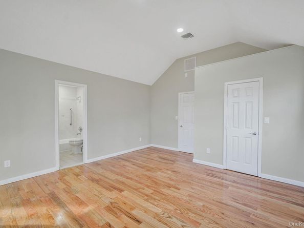 14 Clearview, Selden NY 11784