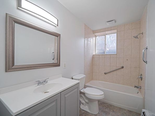 14 Clearview, Selden NY 11784