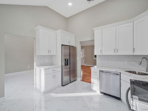 14 Clearview, Selden NY 11784