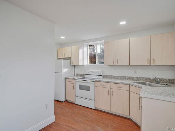 14 Clearview, Selden NY 11784