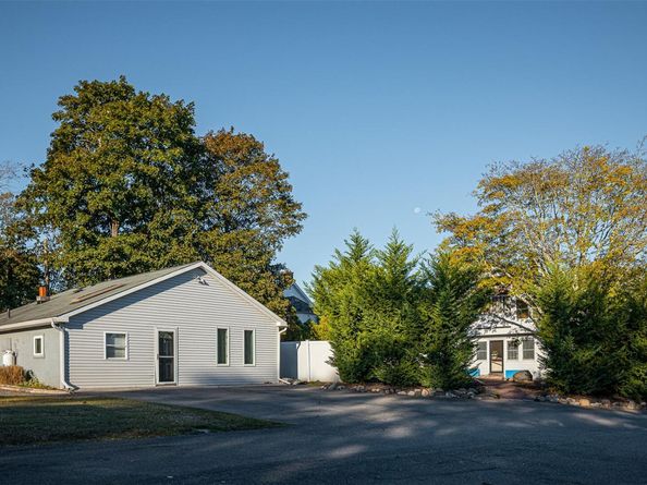 428 Montauk Highway, East Moriches NY 11940
