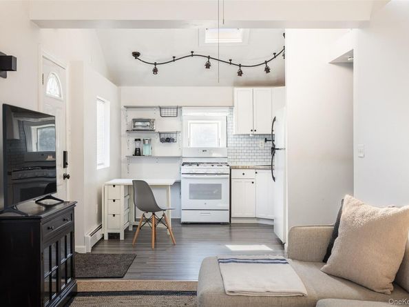 428 Montauk Highway, East Moriches NY 11940