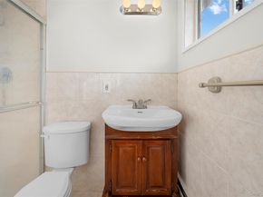 6 Penelope Lane, Huntington NY 11743