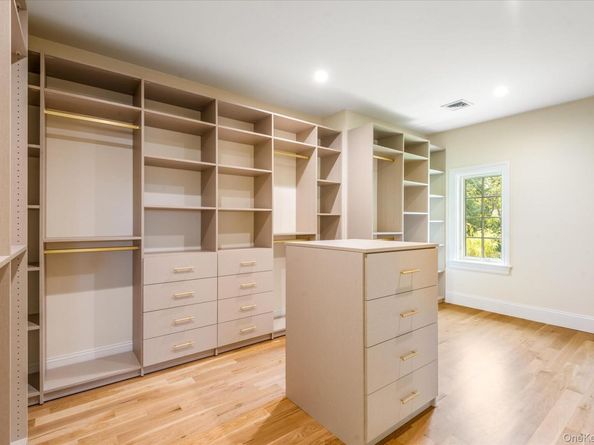 566A E Shore Road, Great Neck NY 11024