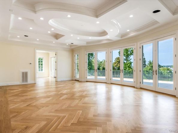 566A E Shore Road, Great Neck NY 11024