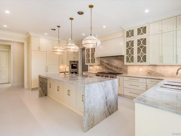 566A E Shore Road, Great Neck NY 11024