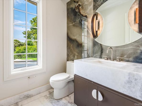 566A E Shore Road, Great Neck NY 11024