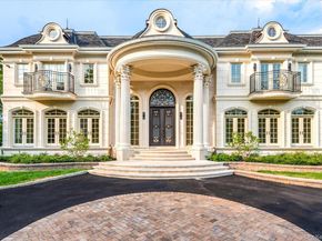 566A E Shore Road, Great Neck NY 11024