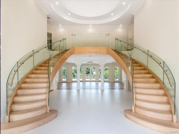 566A E Shore Road, Great Neck NY 11024