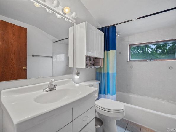 64 Pitchpine Place, Medford NY 11763