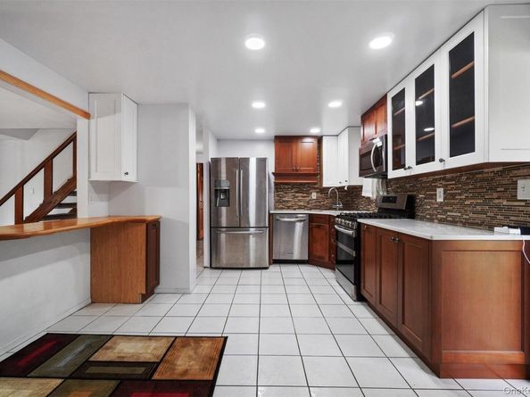 64 Pitchpine Place, Medford NY 11763